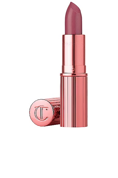 K.I.S.S.I.N.G Lipstick Rose To Fame